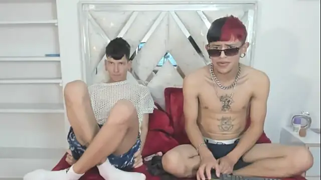 Snapshot of DemianSalvatore chatting on October 2025 10:32:02 PM DemianSalvatore online show from October 2025 10:32:02 PM