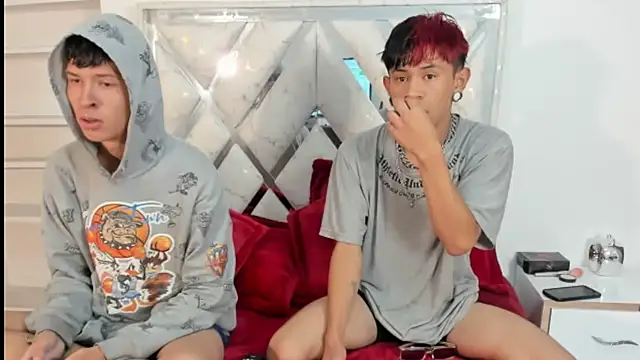 Snapshot of DemianSalvatore chatting on October 2025 02:12:02 AM DemianSalvatore online show from October 2025 02:12:02 AM