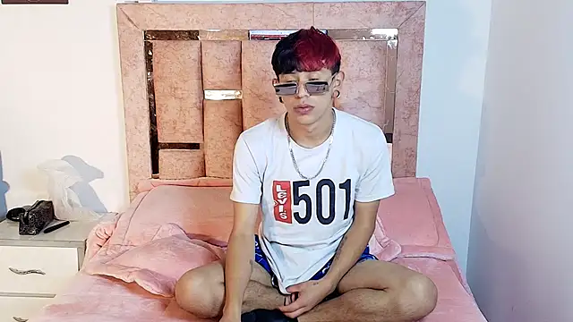 Snapshot of DemianSalvatore chatting on November 2025 01:06:02 AM DemianSalvatore online show from November 2025 01:06:02 AM