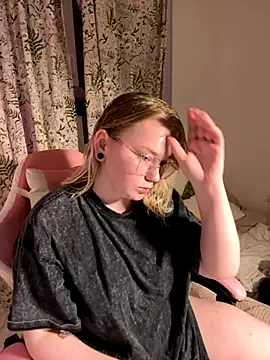 lame cat online show from November 2025 01:59:02 AM