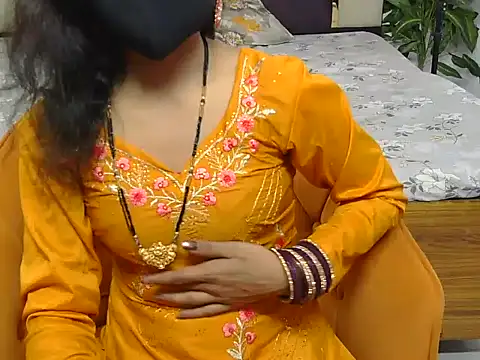 Lovelyy-couple online show from September 2025 04:20:01 PM