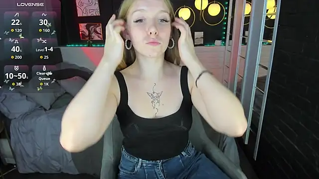 Snapshot of Layla_Glam chatting on October 2025 01:39:02 PM Layla Glam online show from October 2025 01:39:02 PM