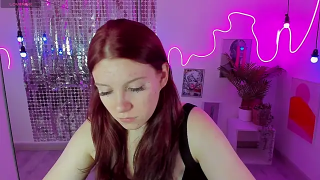 Snapshot of Layla_Glam chatting on October 2025 01:25:02 PM Layla Glam online show from October 2025 01:25:02 PM