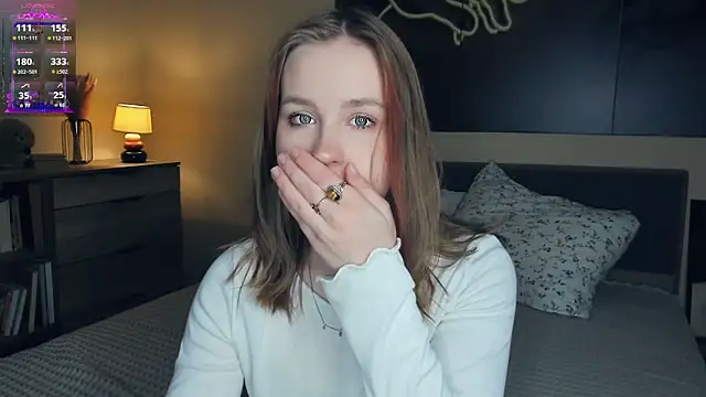 MaliaBourraine online show from October 2025 08:03:01 AM