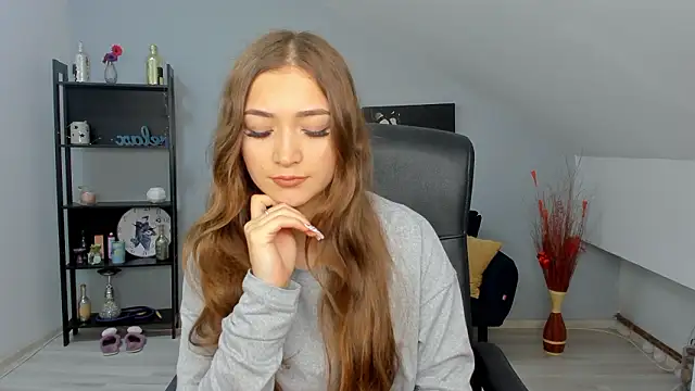Snapshot of EllaClarke chatting on March 2026 10:15:02 AM EllaClarke online show from March 2026 10:15:02 AM