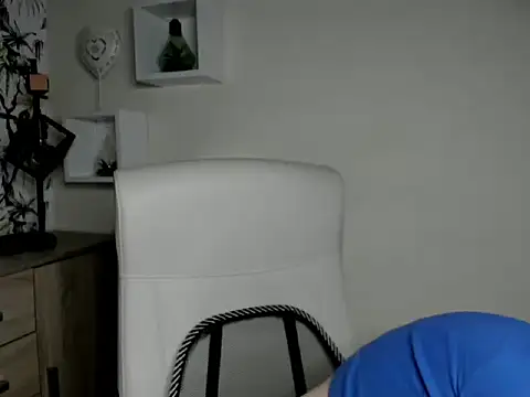 Snapshot of NinaBlond1 chatting on September 2025 05:45:02 AM NinaBlond1 online show from September 2025 05:45:02 AM