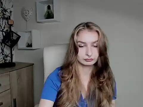 Snapshot of NinaBlond1 chatting on October 2025 05:48:01 AM NinaBlond1 online show from October 2025 05:48:01 AM