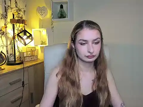 Snapshot of NinaBlond1 chatting on November 2025 06:36:02 AM NinaBlond1 online show from November 2025 06:36:02 AM