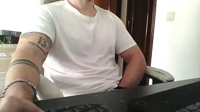 yourfantasy777 online show from April 2026 03:27:02 PM