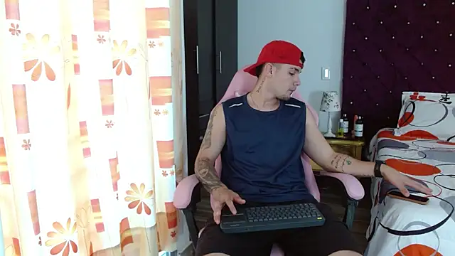 BooyHott  online show from October 2025 07:19:02 PM