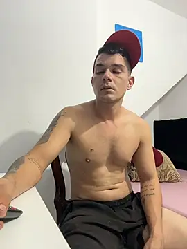 BooyHott  online show from November 2025 10:47:02 PM