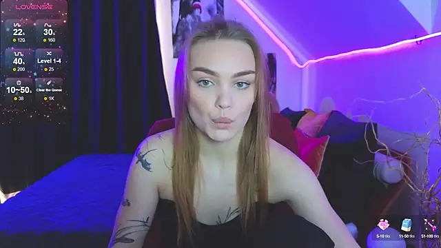 KitsyMoore online show from October 2025 01:09:02 PM