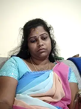 sweetqueen143 online show from October 2025 05:25:02 PM