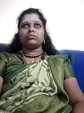 sweetqueen143 online show from October 2025 04:35:01 PM