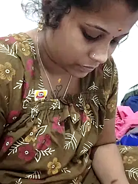 sweetqueen143 online show from February 2026 07:01:01 PM