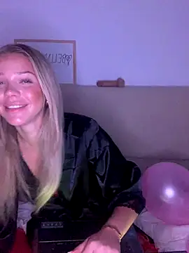 Bellablows online show from October 2025 10:08:02 PM