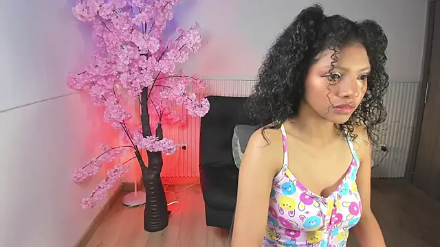 Snapshot of natalia_blue chatting on October 2025 03:41:01 PM natalia blue online show from October 2025 03:41:01 PM