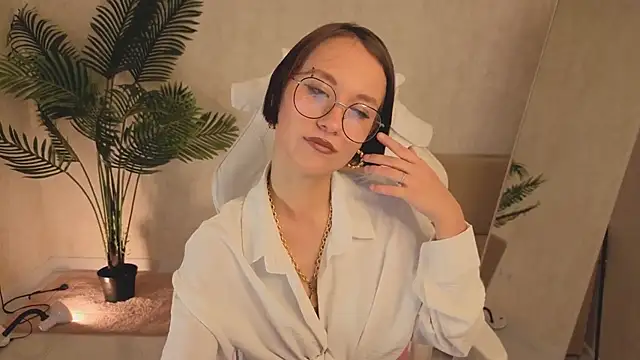 prettiestwinsor online show from November 2025 01:06:02 AM