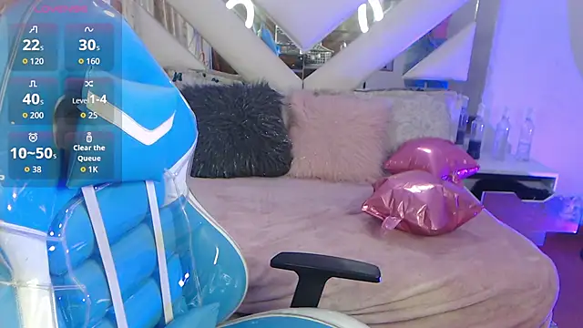 Gyal 8  online show from November 2025 03:05:01 AM