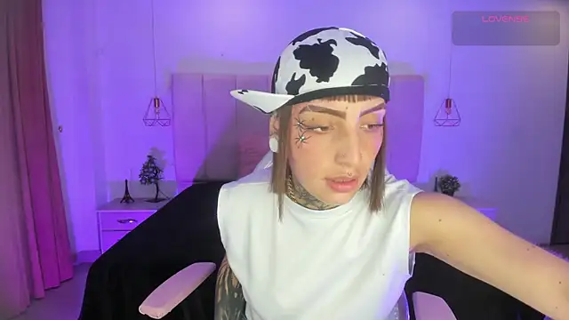 Gyal 8  online show from December 2025 03:26:02 AM