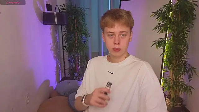 bee boy  online show from September 2025 01:13:02 PM