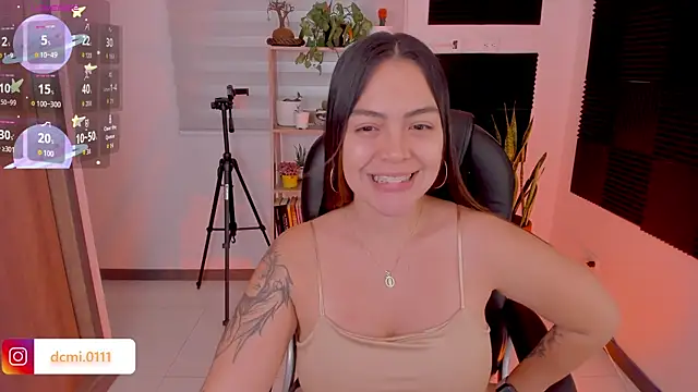 Snapshot of TaniaVelvet chatting on October 2025 04:28:01 PM TaniaVelvet online show from October 2025 04:28:01 PM