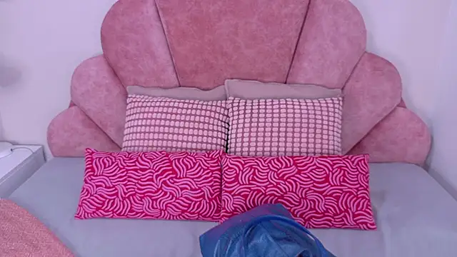 MyApril   online show from November 2025 11:42:01 AM