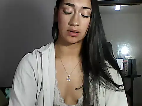 Miia  strog online show from October 2025 07:09:02 PM