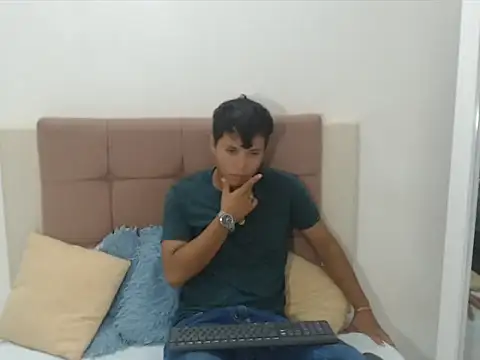 Snapshot of javi_bonnet chatting on September 2025 12:17:02 PM javi bonnet online show from September 2025 12:17:02 PM