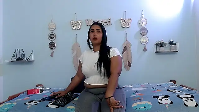 evannesanicol08 online show from October 2025 02:07:02 PM