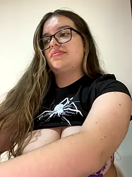 Aphrill online show from October 2025 11:45:02 PM