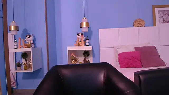 PenelopeBond online show from October 2025 12:55:02 PM