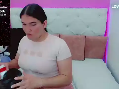 x daniiela x online show from October 2025 07:35:02 PM