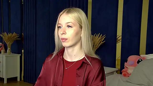 MiaGraces online show from November 2025 06:08:01 PM