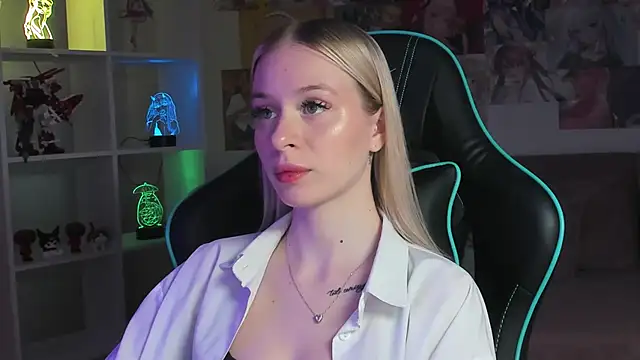 MiaGraces online show from December 2025 05:30:01 PM