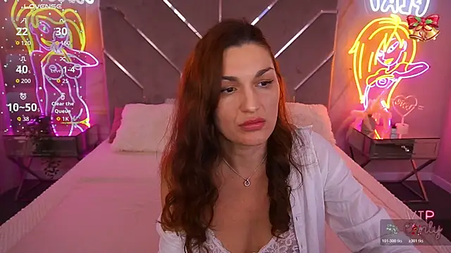 EllaGoldenn online show from December 2025 09:42:01 PM