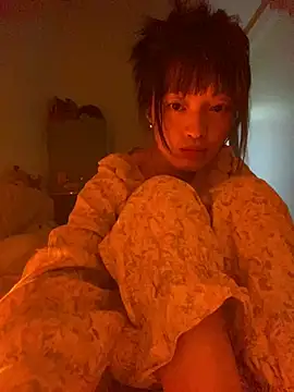 Snapshot of Tramy_xx chatting on July 2026 02:12:01 PM Tramy xx online show from July 2026 02:12:01 PM