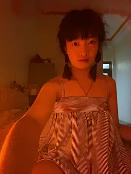 Snapshot of Tramy_xx chatting on July 2026 01:26:02 PM Tramy xx online show from July 2026 01:26:02 PM
