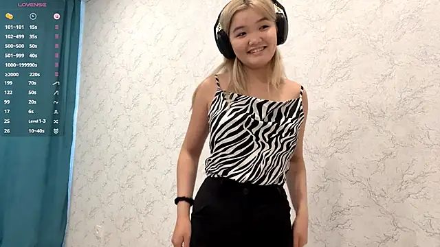 CarolannSide online show from October 2025 08:37:01 AM