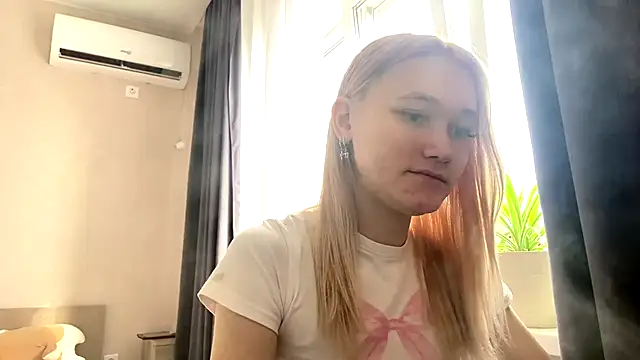 Snapshot of TwinedPeril chatting on October 2025 07:06:02 AM TwinedPeril online show from October 2025 07:06:02 AM