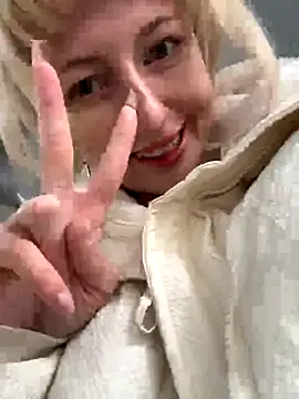 RonnieKiss online show from October 2025 04:11:01 AM