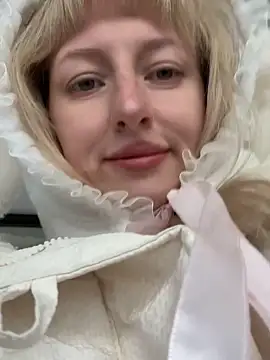 RonnieKiss online show from October 2025 04:10:01 AM