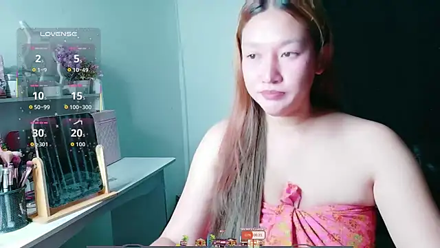 Snapshot of Lalacream12 chatting on May 2026 01:32:02 PM Lalacream12 online show from May 2026 01:32:02 PM