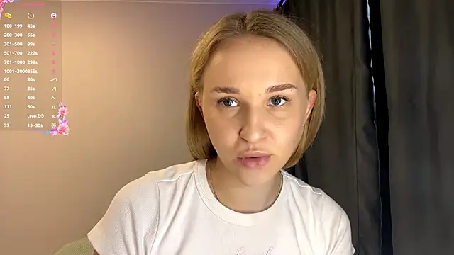 Snapshot of TanekaBoitel chatting on October 2025 10:37:02 AM TanekaBoitel online show from October 2025 10:37:02 AM