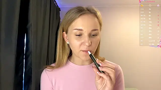 Snapshot of TanekaBoitel chatting on October 2025 10:40:02 AM TanekaBoitel online show from October 2025 10:40:02 AM