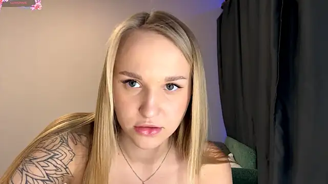 TanekaBoitel online show from November 2025 06:11:02 PM