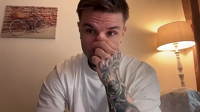 Larsskeet online show from October 2025 12:38:02 PM