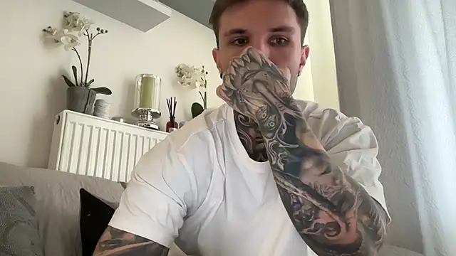 Larsskeet online show from October 2025 02:07:01 PM