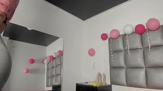 peyton  wat online show from November 2025 03:31:02 AM