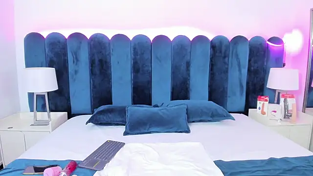 VanessaParis   online show from November 2025 09:26:02 PM